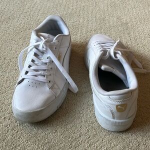 Puma size 11 white tennis shoes